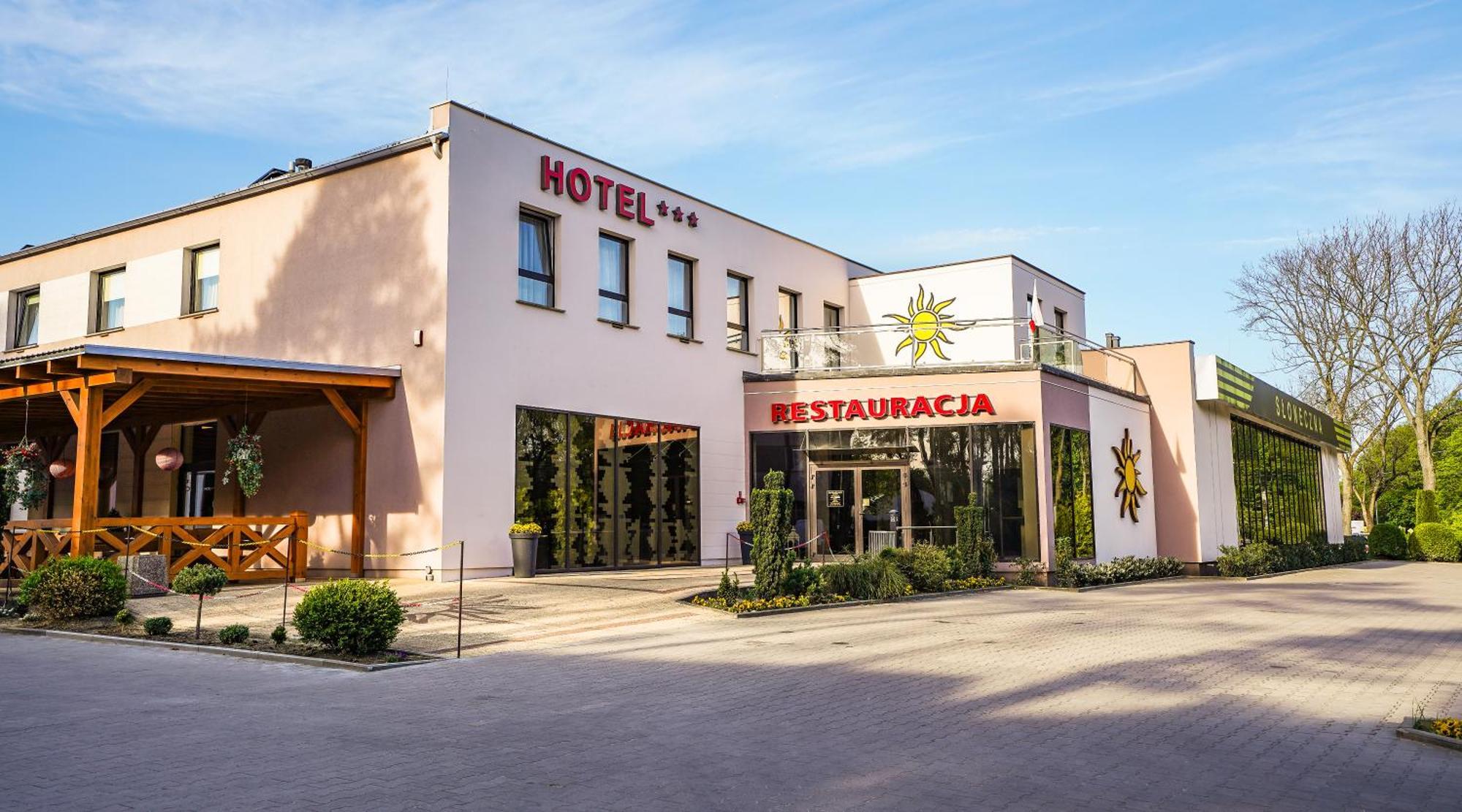 Hotel - Restauracja "Sloneczna" Яроцін Екстер'єр фото